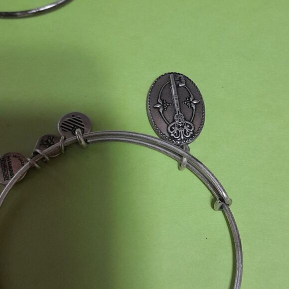 5 Vintage Alex and Ani Vintage Bracelets... - Picture 8 of 8